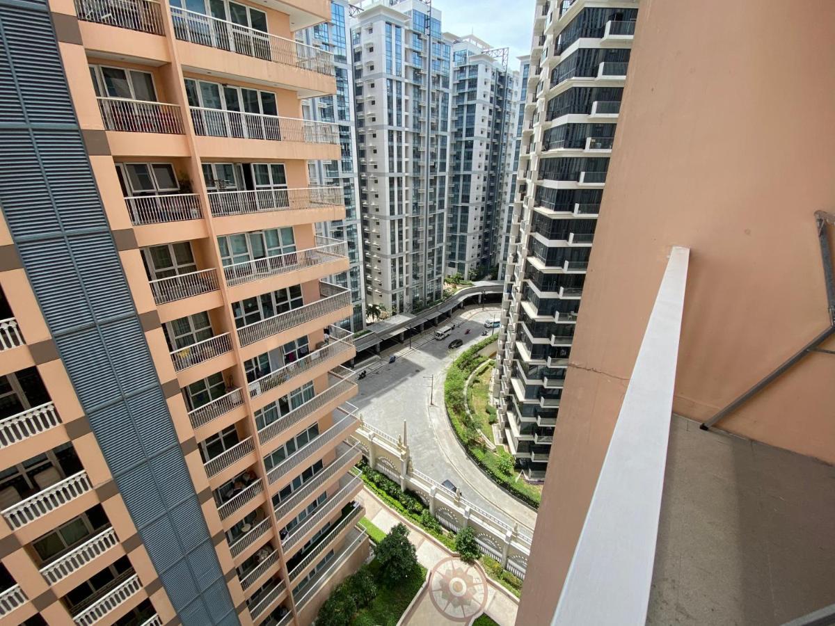 تاغويغ Spacious Condo In Venice Luxury Residences المظهر الخارجي الصورة